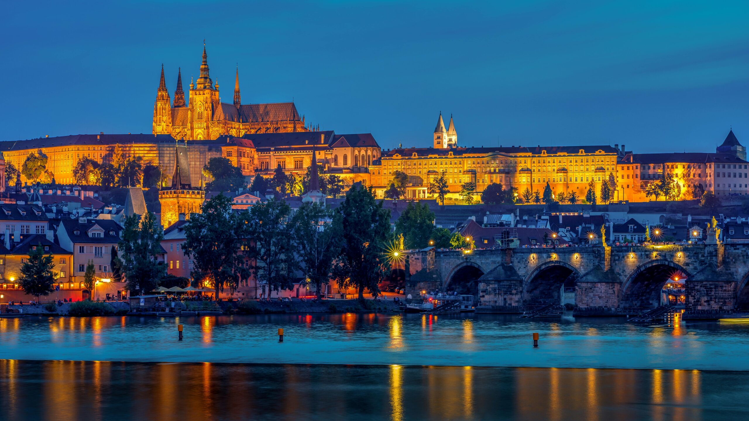 Prague At Night Home Screen